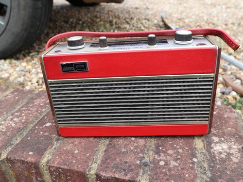 Vintage roberts portable - vintage, radio