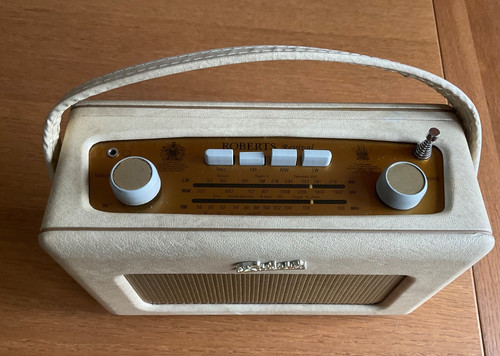 Roberts revival r250 fm - /,