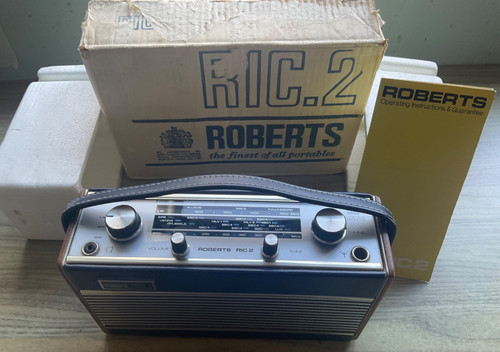 Roberts ric2 band radio - 2,